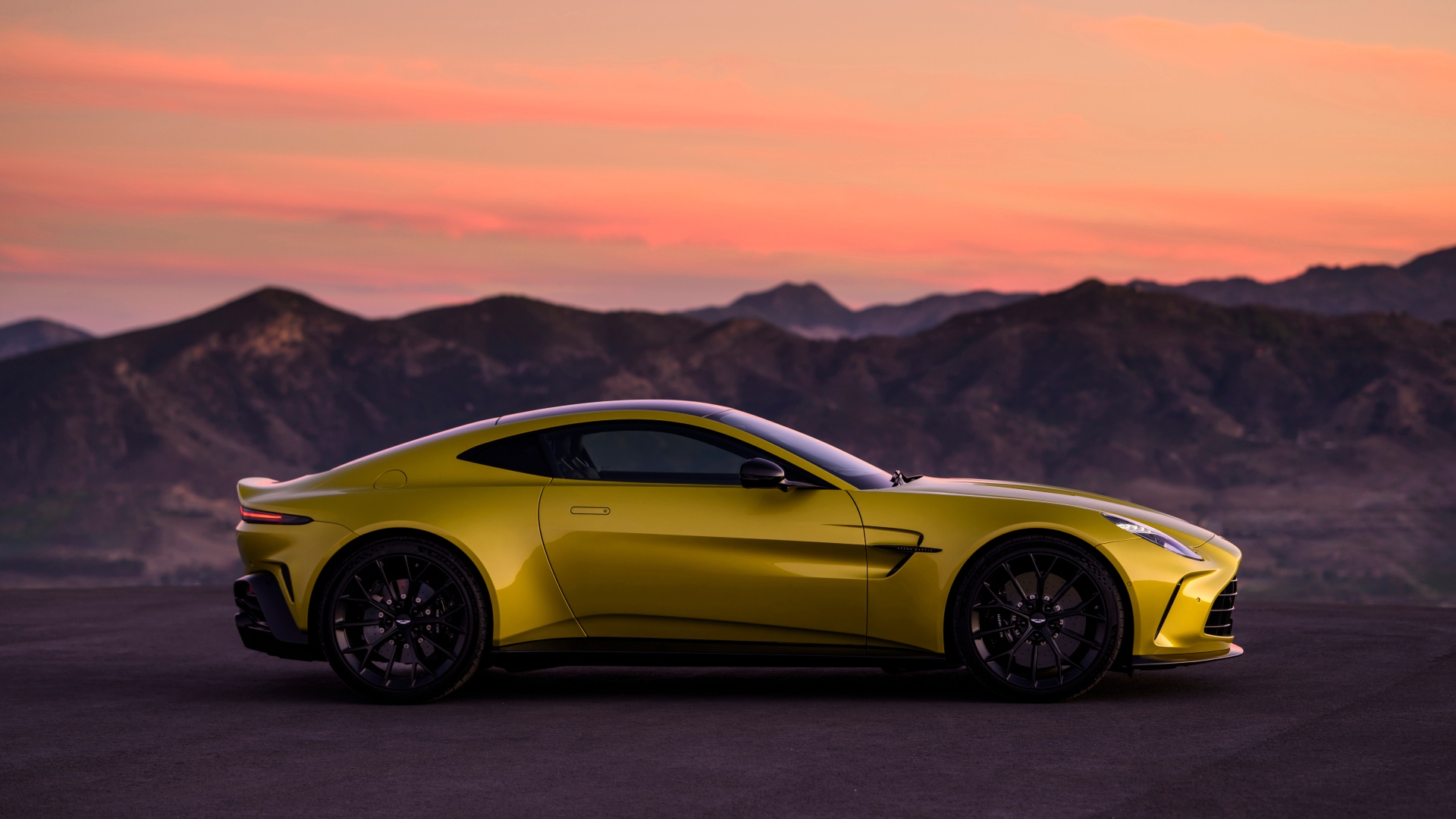 Aston-Martin-Vantage-2024-1