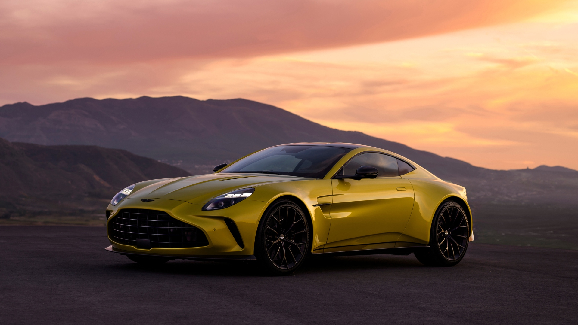 Aston-Martin-Vantage-2024-3