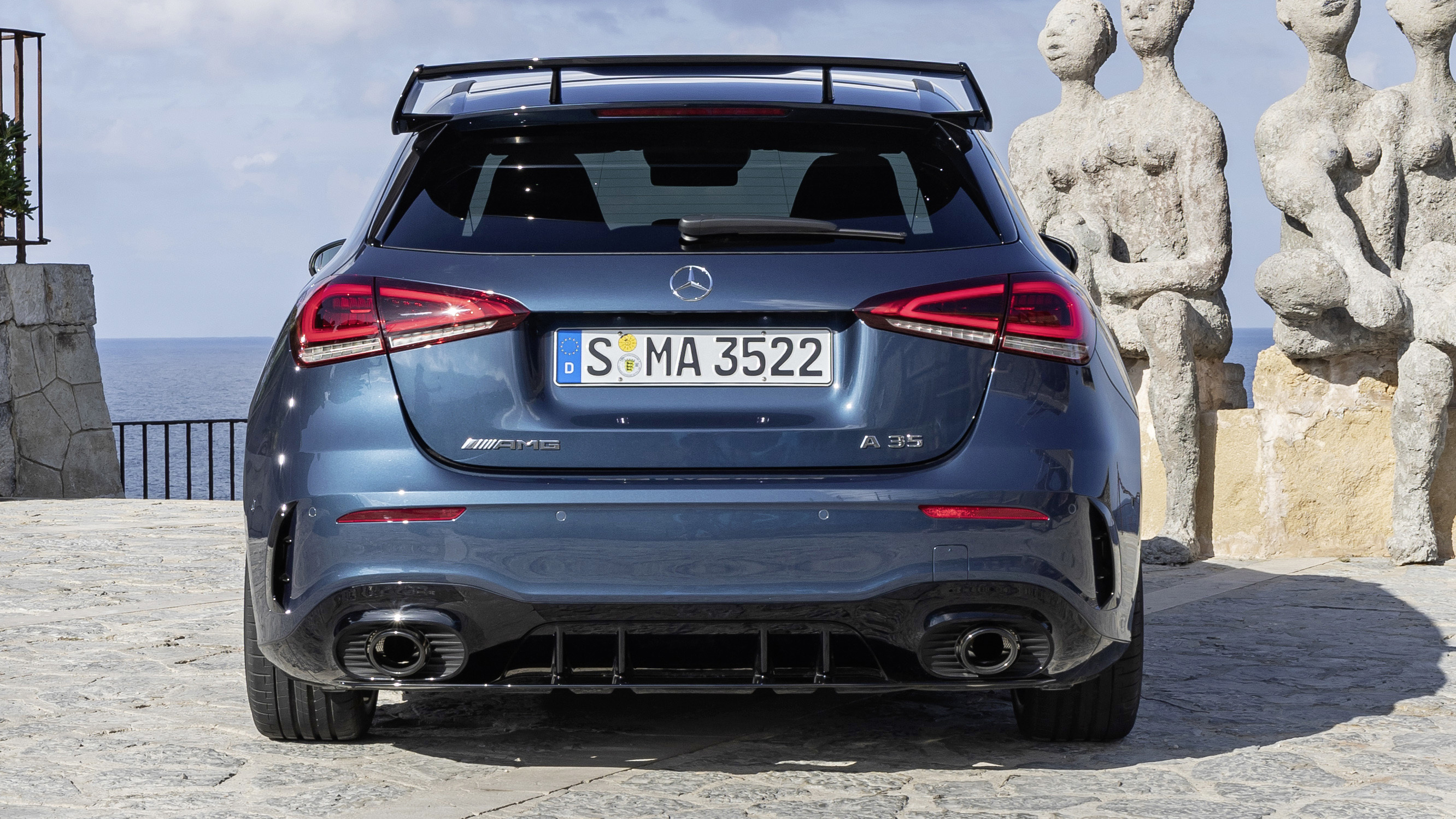 Mercedes-AMG A 35 4MATIC: Neuer Einstieg in die Welt der Driving Performance
Mercedes-AMG A 35 4MATIC: New entry-level model opens up the world of driving performance