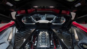 chevrolet-corvette-stingray-2020-motore-00-201907