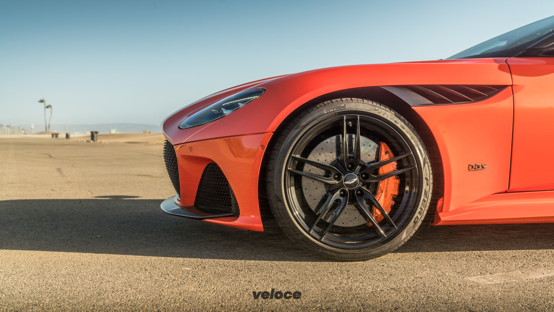 Aston Martin DBS Superleggera Volante