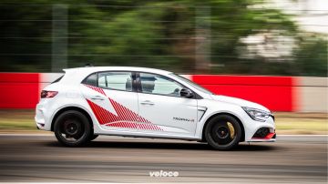 21229812_2019_-_Nouvelle_Renault_M_GANE_R_S_TROPHY-R 21229812_2019_-_Nouvelle_Renault_M_GANE_R_S_TROPHY-R