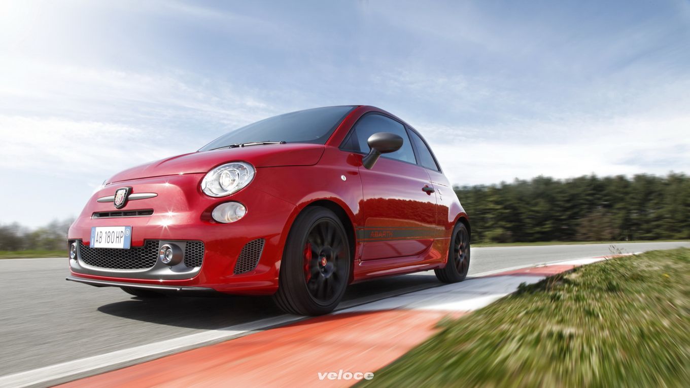 Le hot hatch degli anni 2000: il salto di qualità Le hot hatch degli anni 2000: il salto di qualità