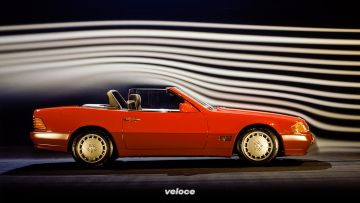Mercedes-Benz SL der Baureihe R 129 im Windkanal. Foto aus dem Jahr 1989.Mercedes-Benz SL of the R 129 model series in a wind tunnel. Photo from 1989.