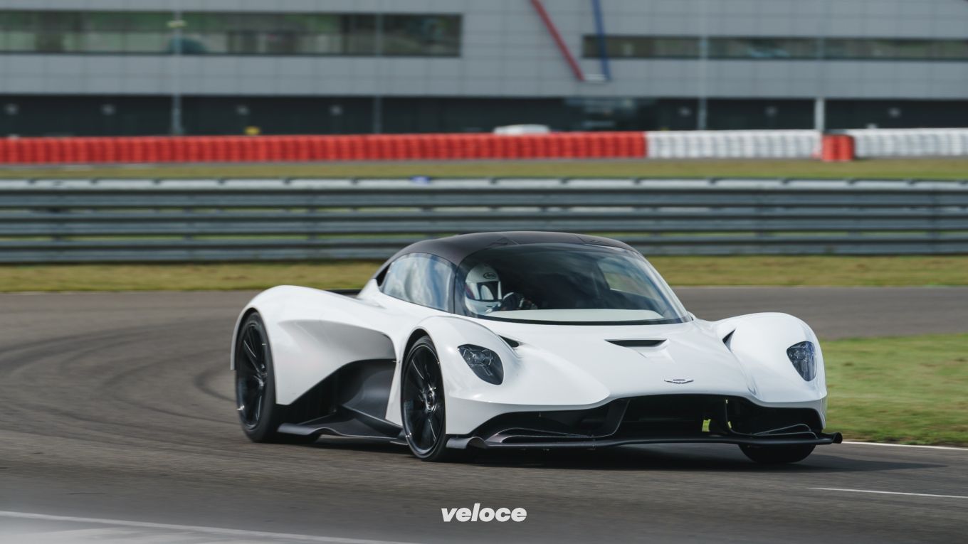 Aston Martin Valhalla: i primi passi a Silverstone Aston Martin Valhalla: i primi passi a Silverstone