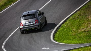 abarth-595-pista-2019-posteriore-alto-00-201909 abarth-595-pista-2019-posteriore-alto-00-201909