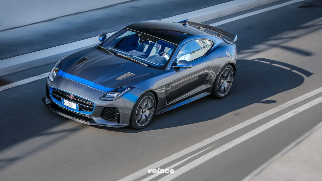 Jaguar F-Type SVR: l’inglese soperdotata Jaguar F-Type SVR: l’inglese soperdotata
