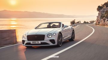 Al salone milanese non mancheranno gl'inglesi; la Bentley, nell’anno del centesimo anniversario, si presenterà con le due versioni della super gran turismo Continental GT: sia coupé sia cabriolet, entrambi spinte dal W12 seimila biturbo da 635 cv