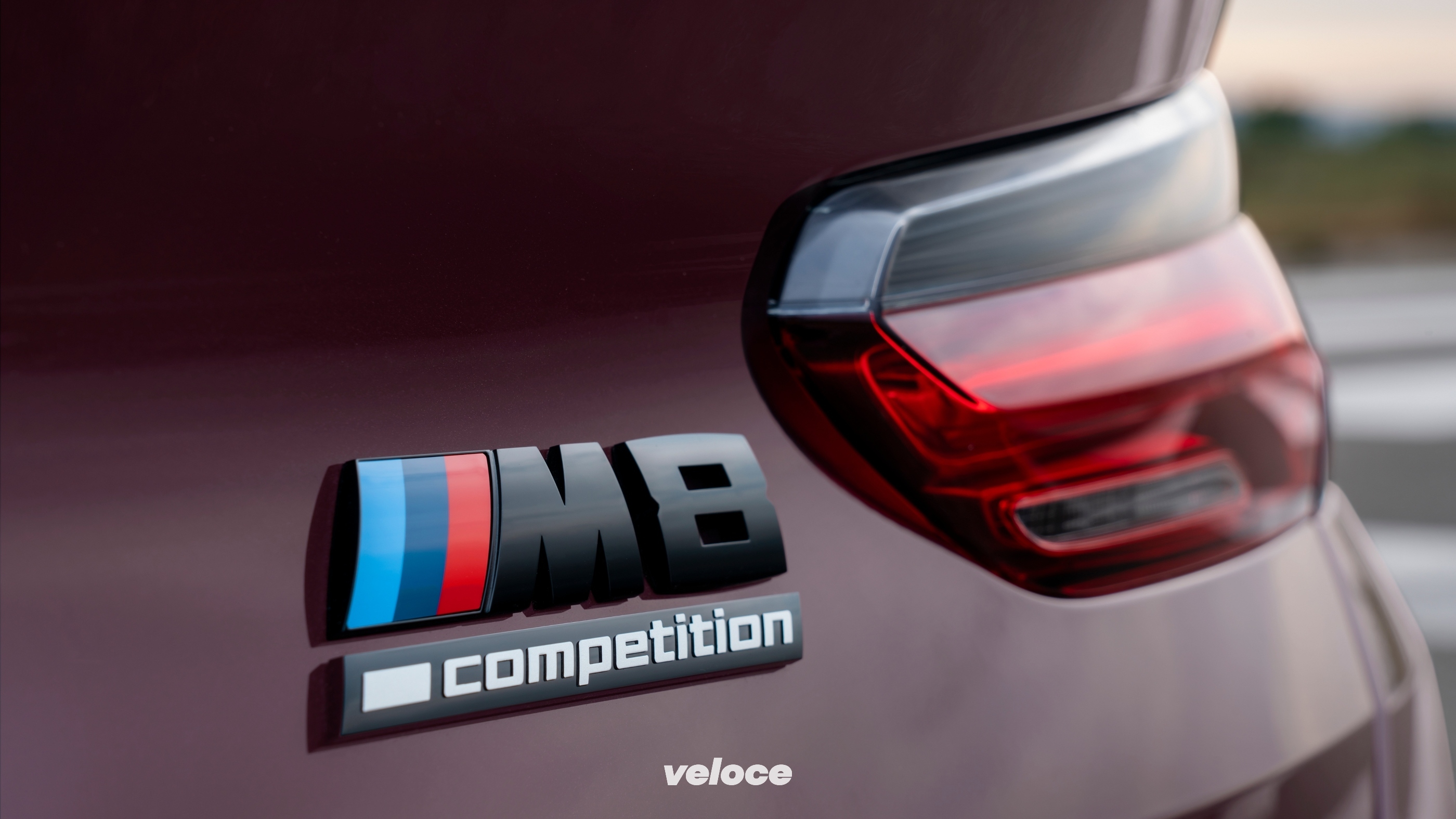 bmw-m8-gran-coupe-2020-posteriore-badge-00-201910