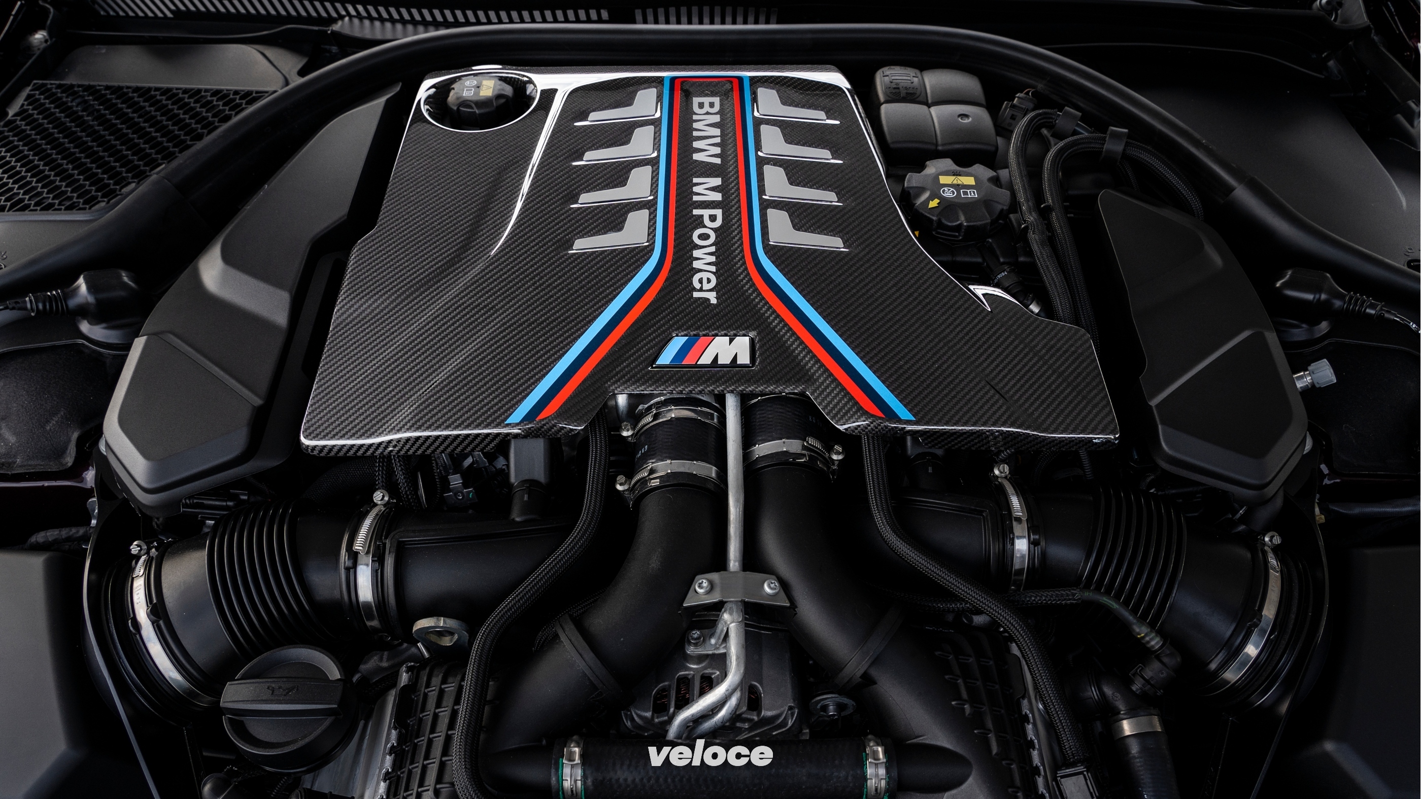 bmw-m8-gran-coupe-2020-motore-00-201910