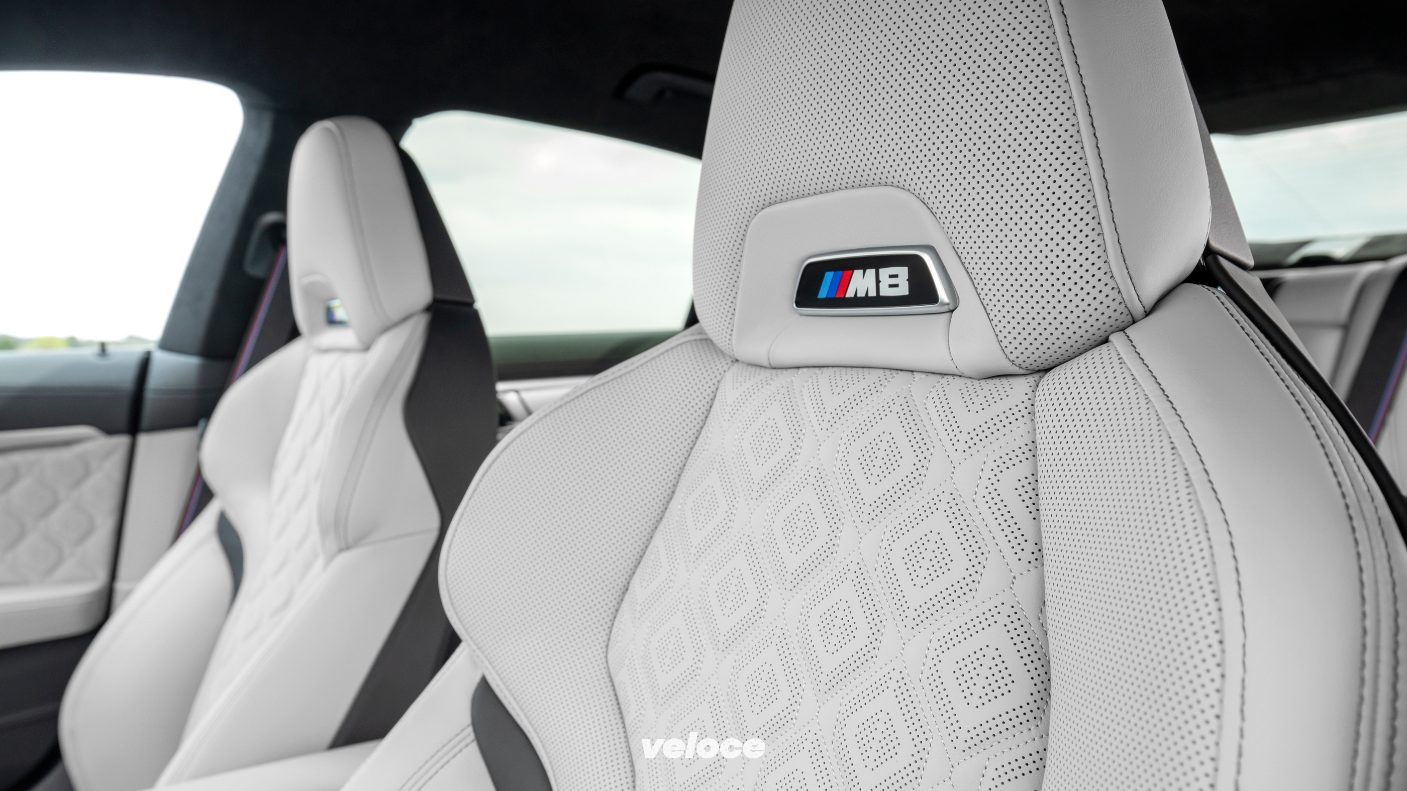 bmw-m8-gran-coupe-2020-interni-sedili-00-201910