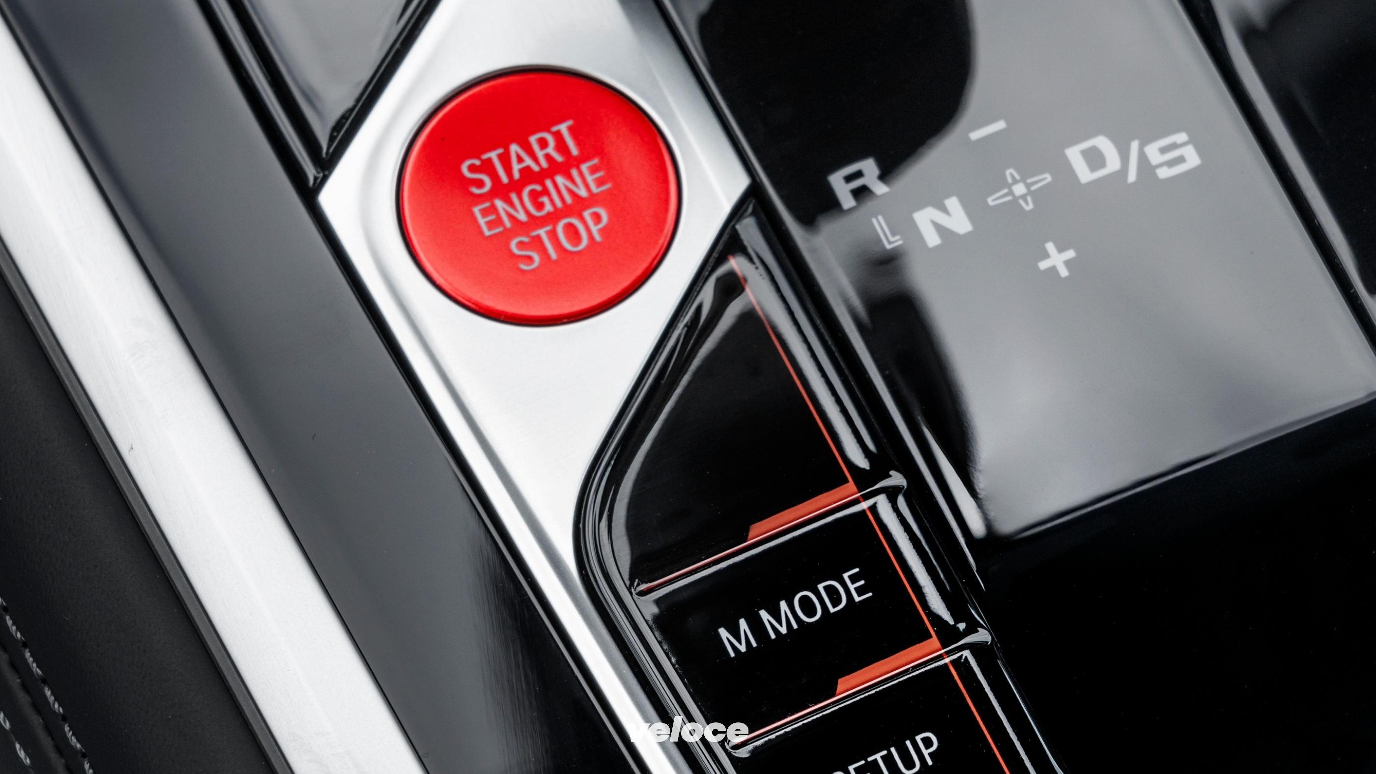 bmw-m8-gran-coupe-2020-interni-00-201910