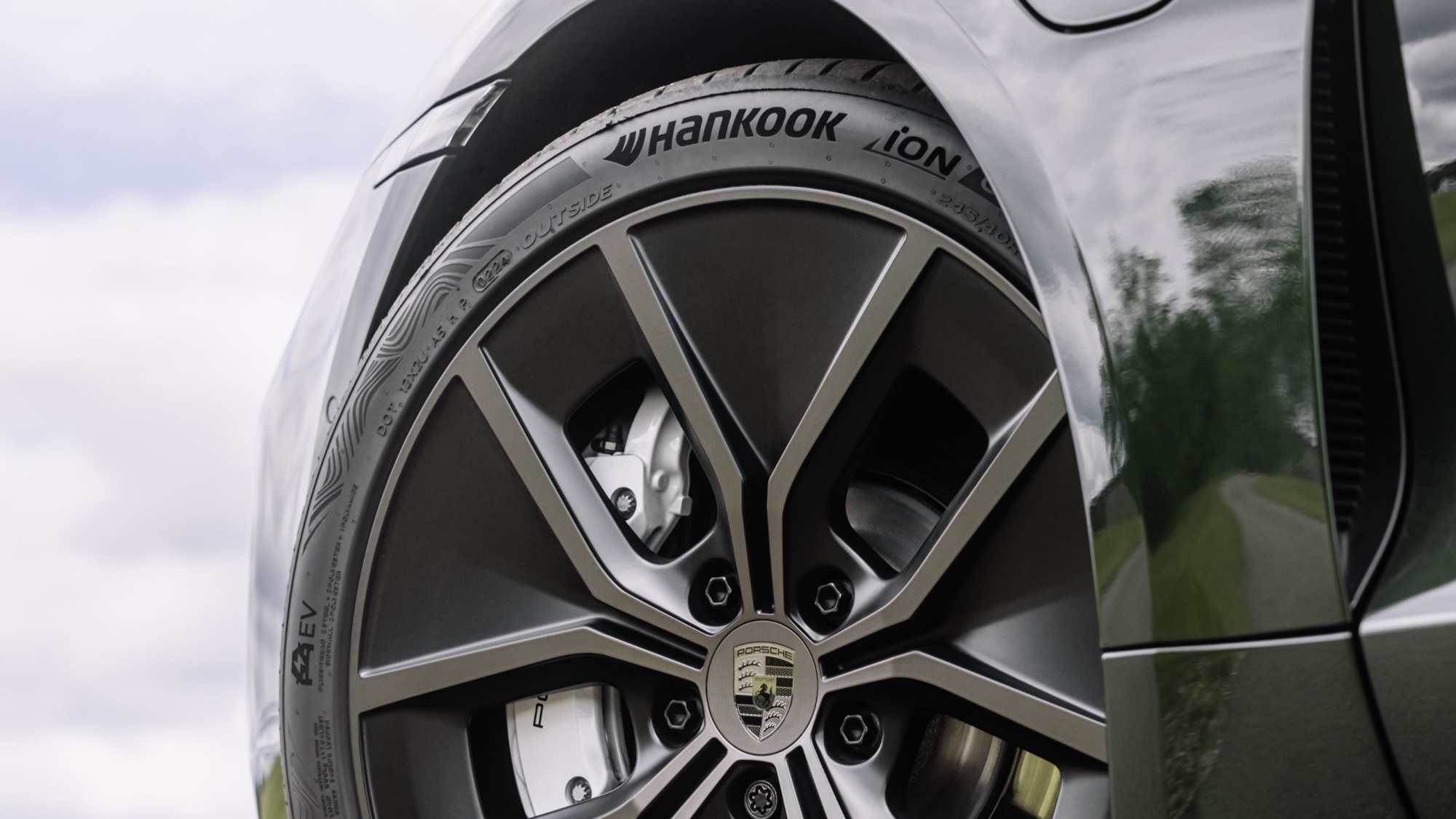 Porsche-Taycan-2024-prezzo-prestazioni-10