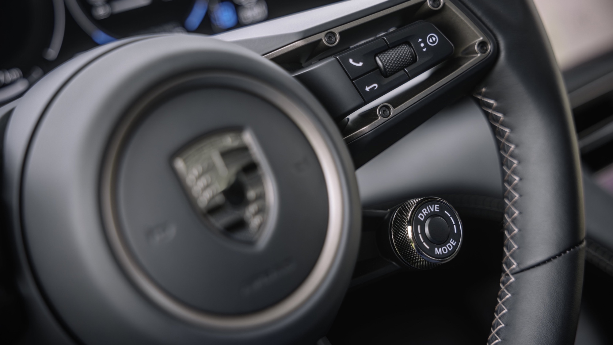 Porsche-Taycan-2024-prezzo-prestazioni-12