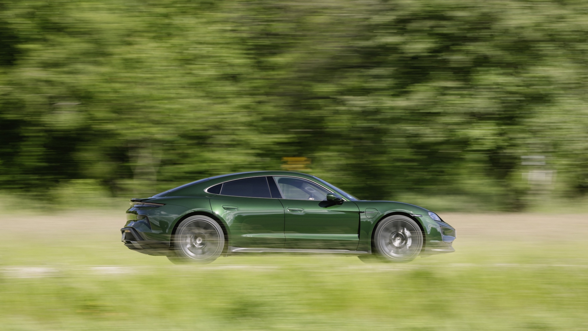 Porsche-Taycan-2024-prezzo-prestazioni-7