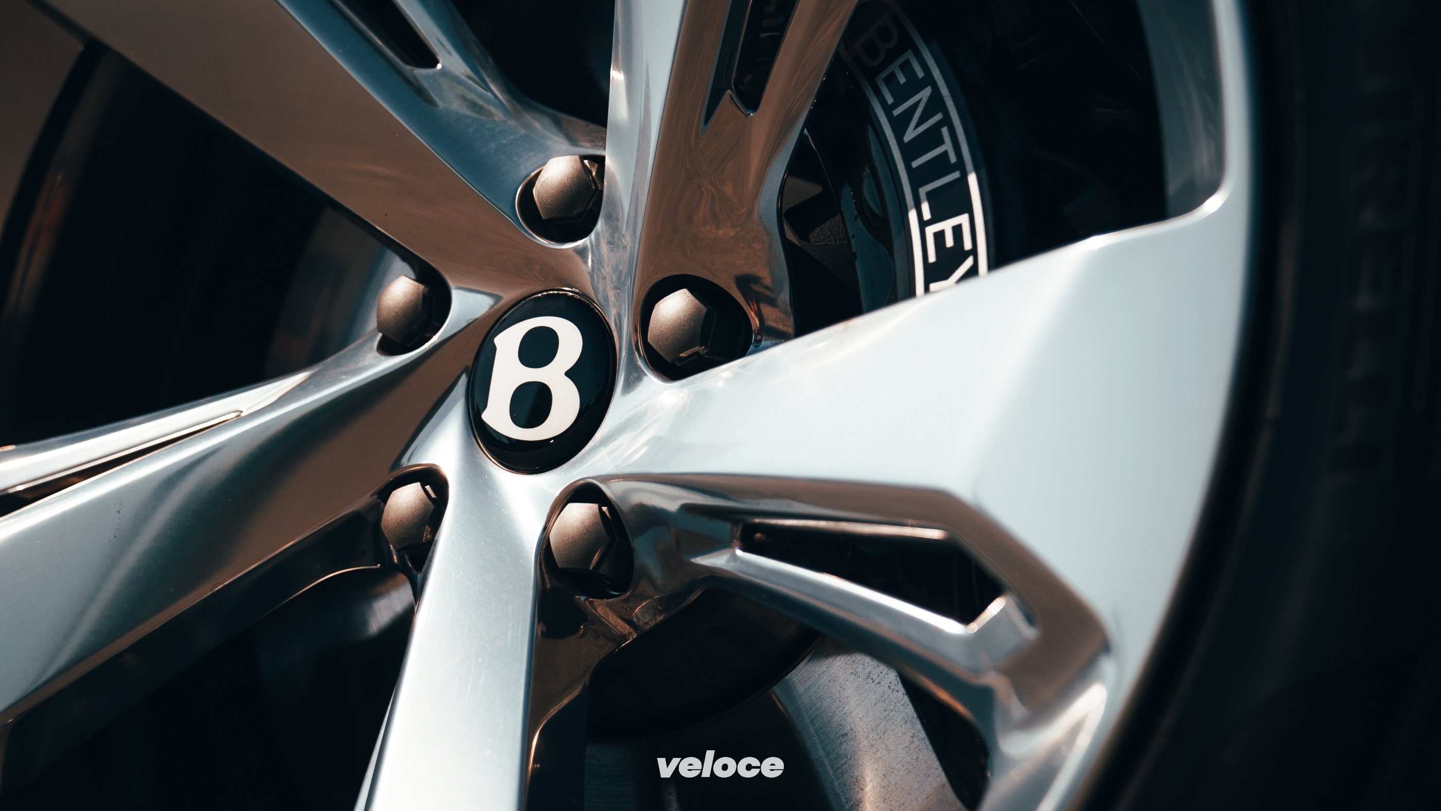 RP - Bentley Bentayga Hybrid-27