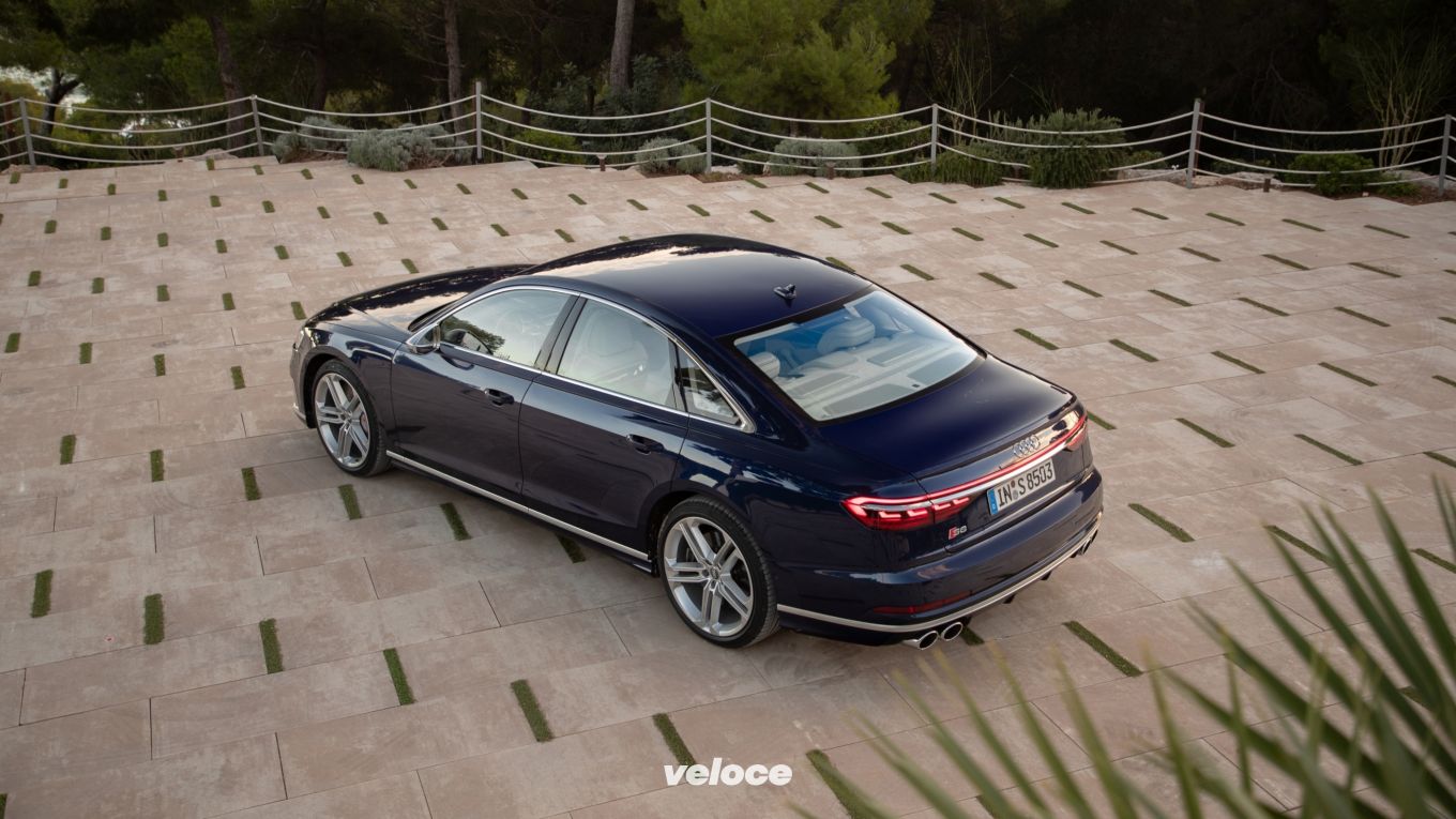 Audi S8: la limousine va da 0 a 100 all’ora in 3”8 Audi S8: la limousine va da 0 a 100 all’ora in 3”8