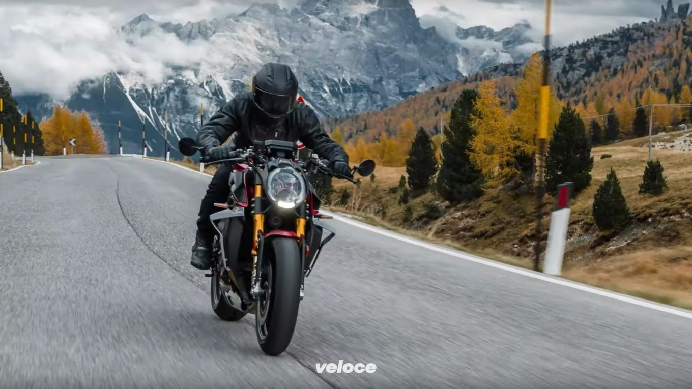 Le motosinfonie di MV Agusta tra le Dolomiti Le motosinfonie di MV Agusta tra le Dolomiti