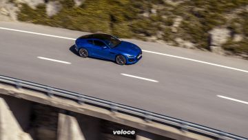 Jag_F-TYPE_R_21MY_Velocity_Blue_Reveal_Switzerland_02.12.19_10