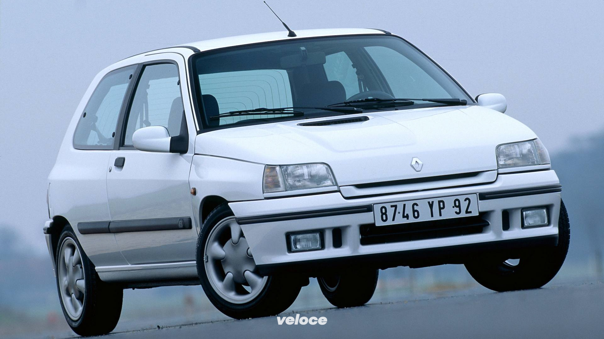 renault-clio-16v-frontale renault-clio-16v-frontale