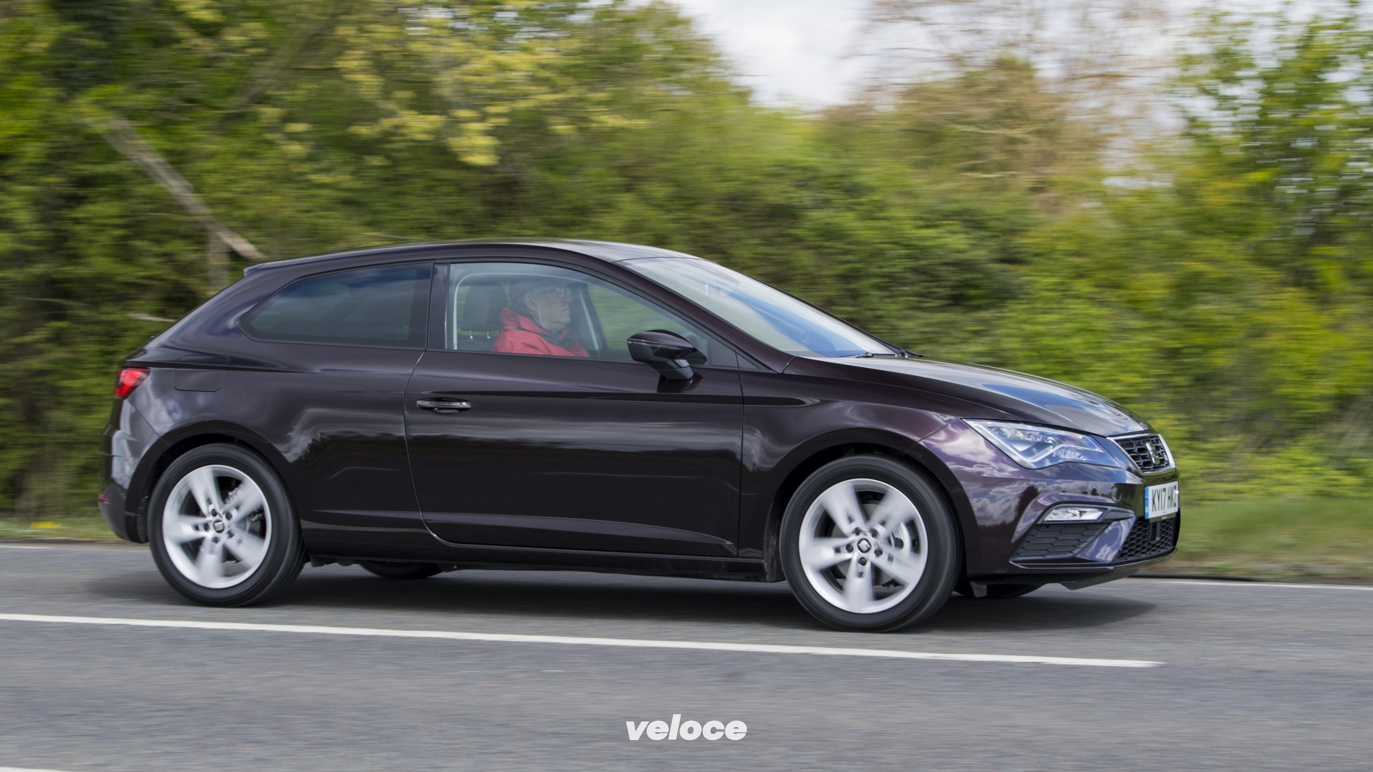 2012-SEAT_Leon_SC-Medium-23521