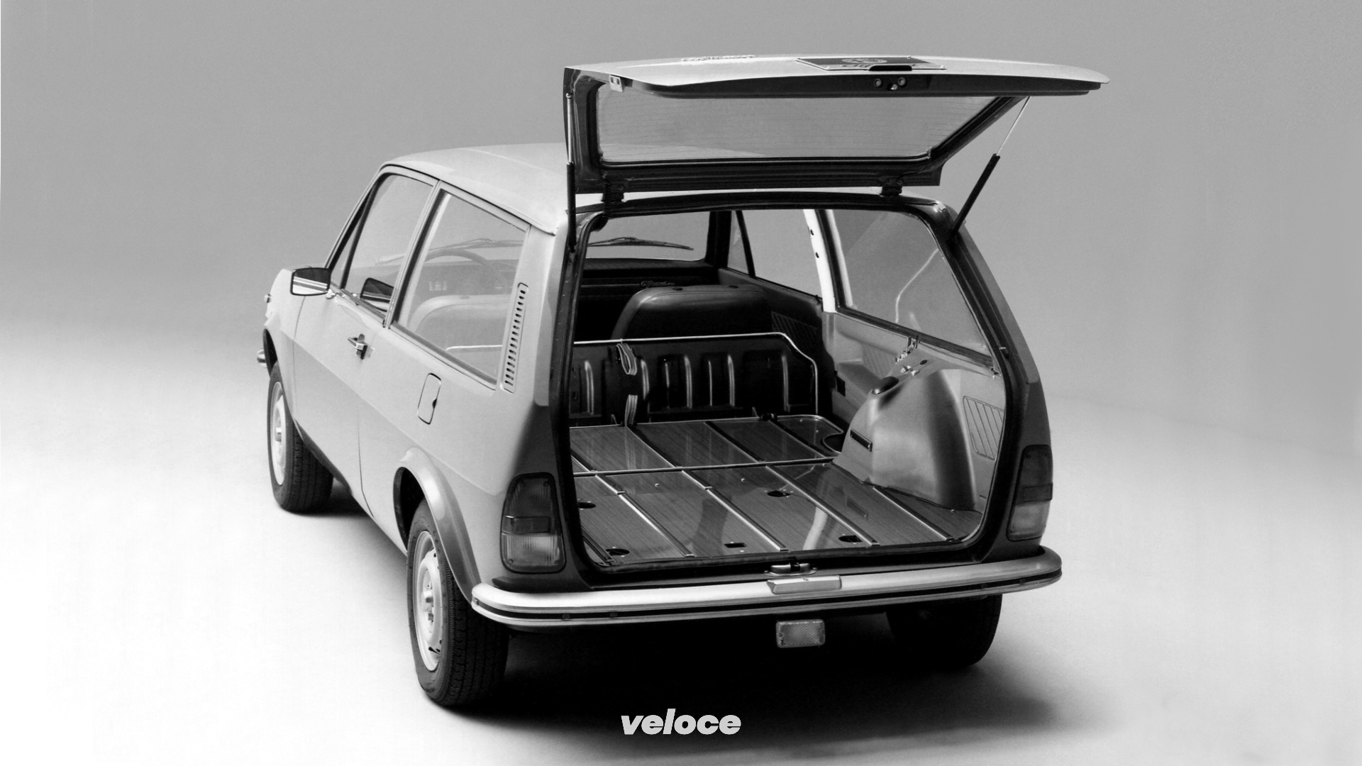 alfa-romeo-alfasud-giardinetta-1975-bagagliaio