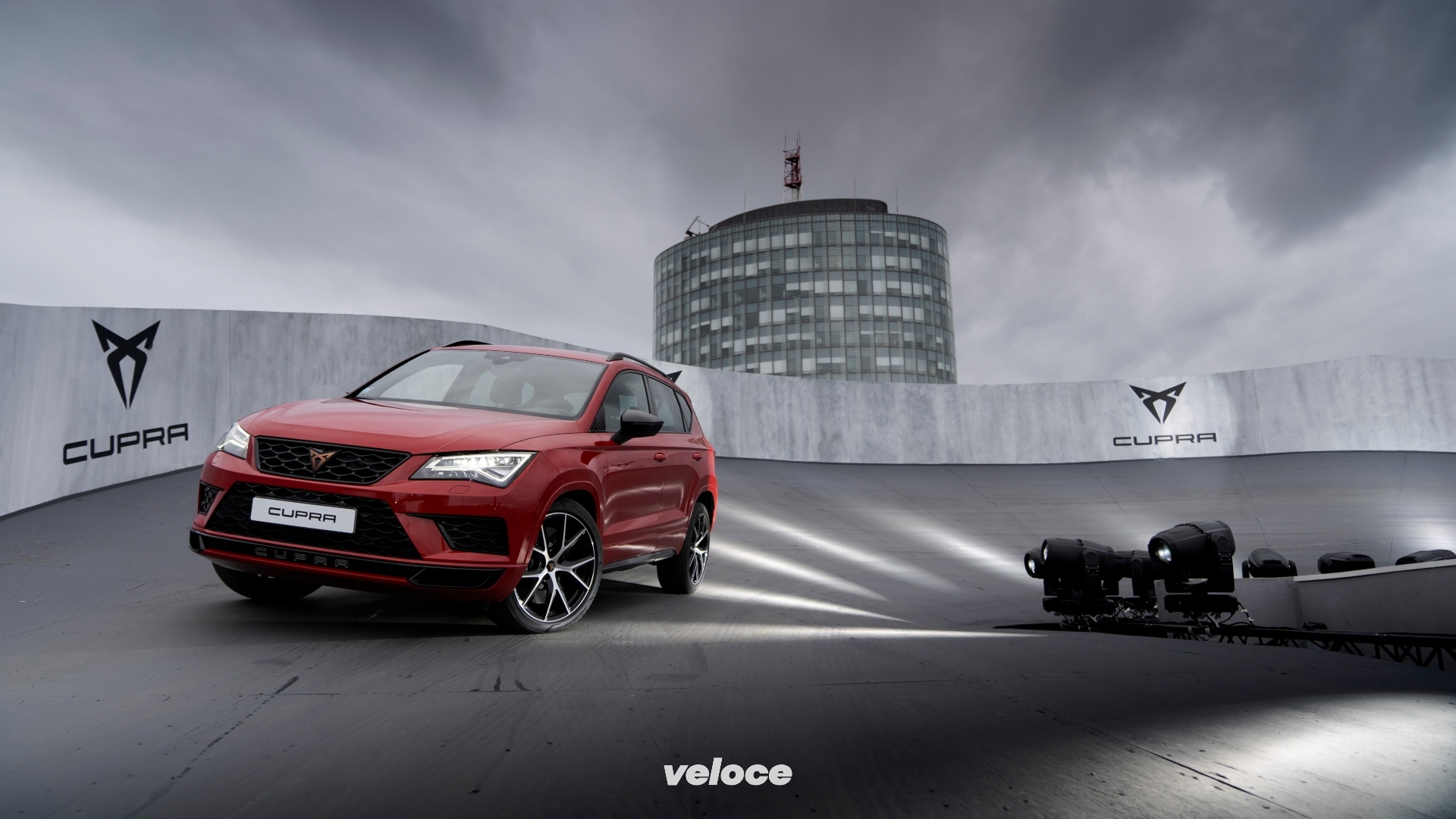 CUPRA-goes-sky-high-on-a-Paris-rooftop-race-track_03_HQ CUPRA-goes-sky-high-on-a-Paris-rooftop-race-track_03_HQ