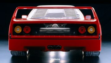 - Il servizio fotografico di cui questa foto fa parte fu utilizzato per la realizzazione dell'opuscolo pubblicitario per il modello Ferrari F40 stampato nel settembre 1987. - Il servizio fotografico di cui questa foto fa parte fu utilizzato per la realizzazione dell'opuscolo pubblicitario per il modello Ferrari F40 stampato nel settembre 1987.