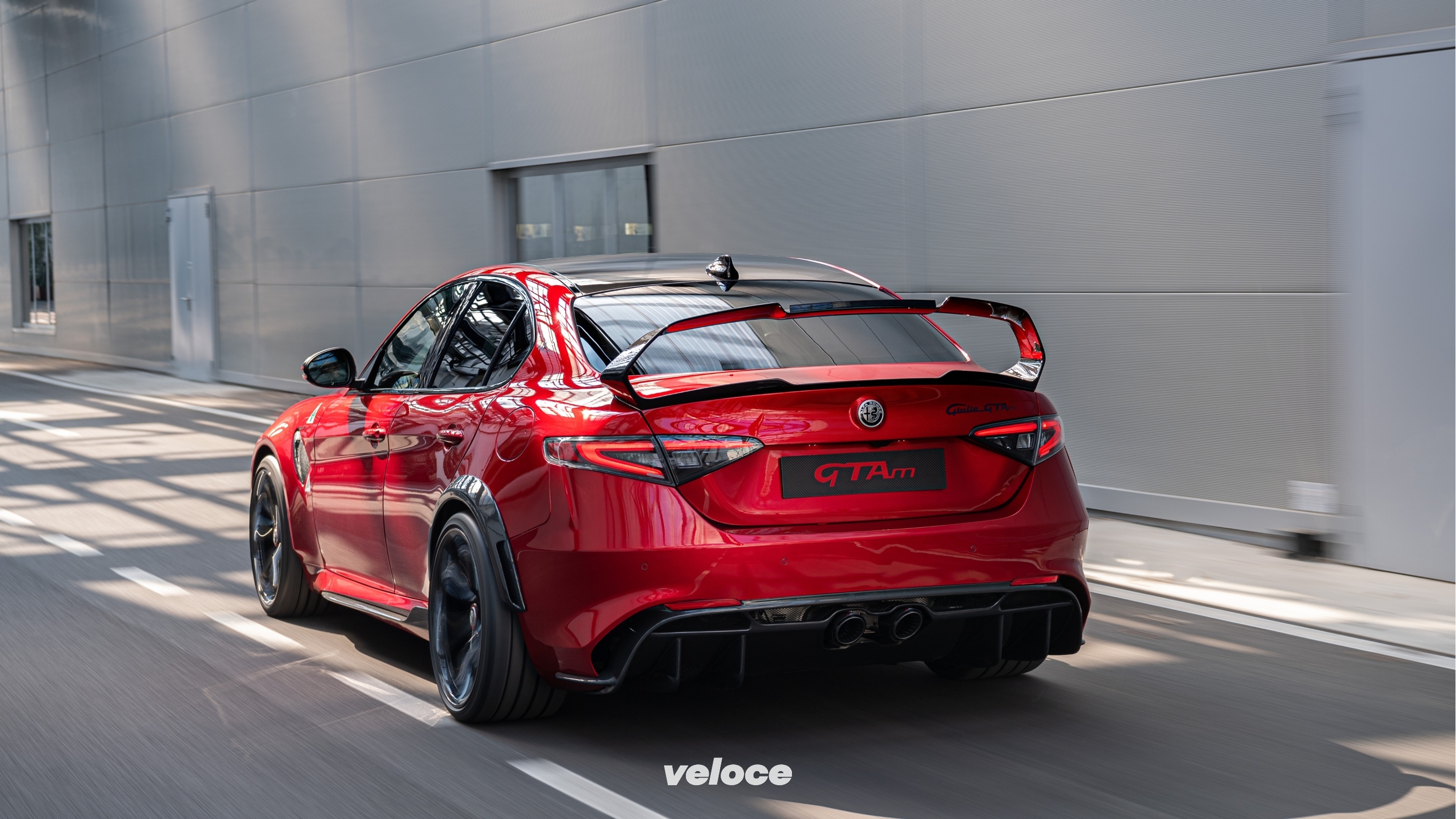 alfa-romeo-giulia-gta-2