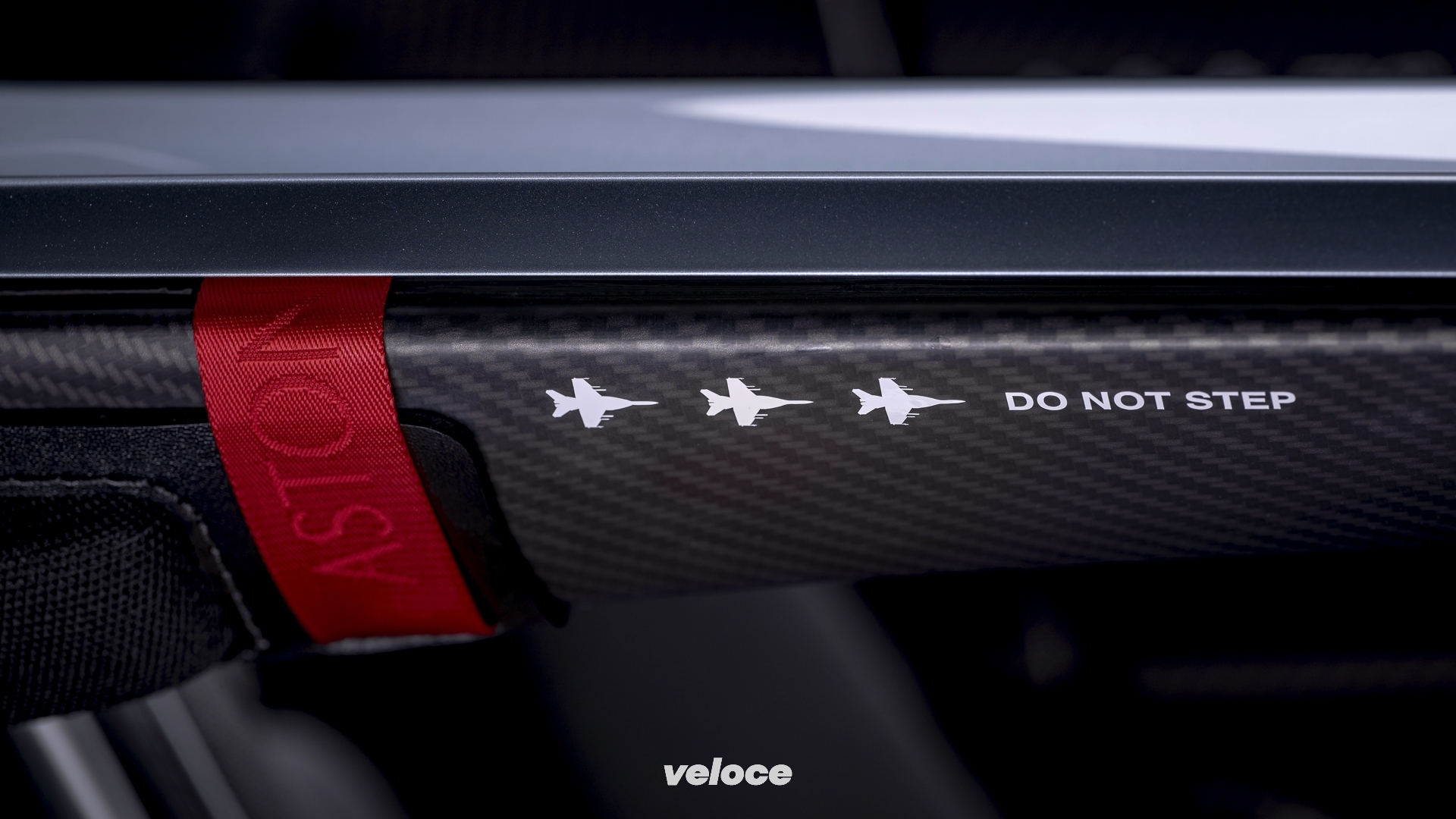 aston-martin-v12-speedster-10-jpg.