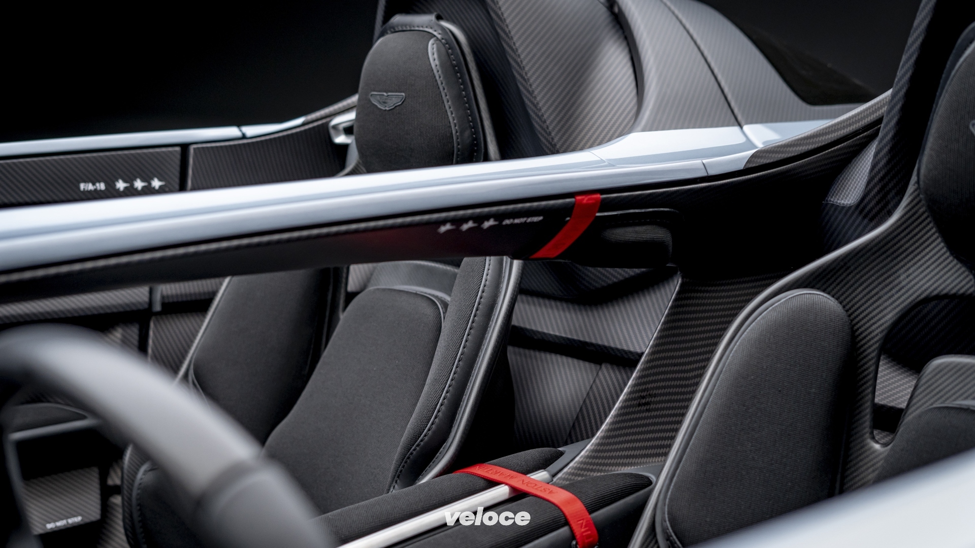 aston-martin-v12-speedster-18-jpg.