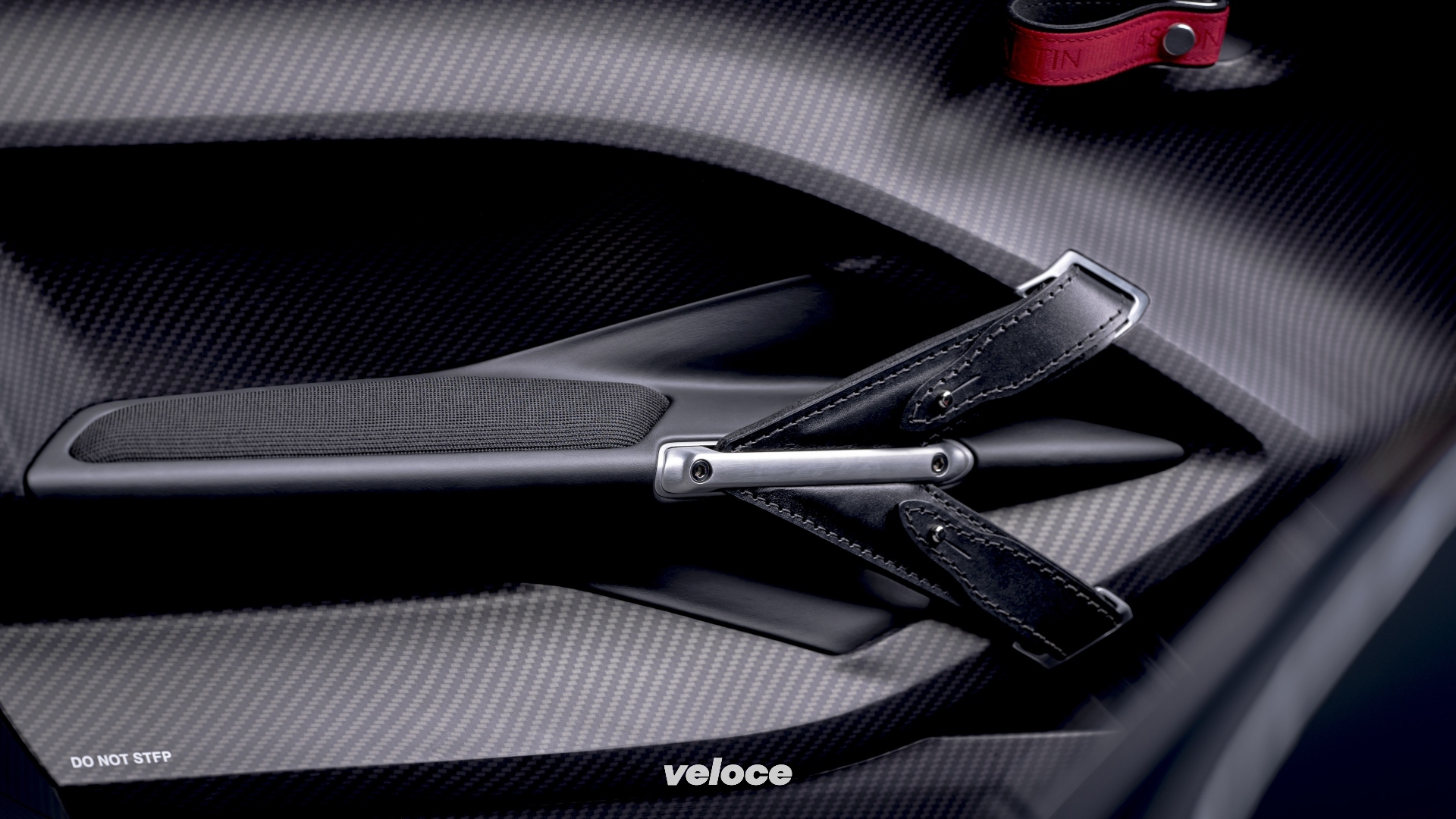 aston-martin-v12-speedster-6-jpg.