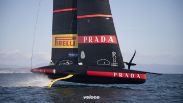 luna-rossa-pirelli-ac75-1