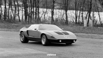 Nonostante ciò le C 111 rimasero per sempre dei prototipi, sebbene fioccassero assegni in bianco da parte dei potenziali acquirenti da ogni parte del mondo Nonostante ciò le C 111 rimasero per sempre dei prototipi, sebbene fioccassero assegni in bianco da parte dei potenziali acquirenti da ogni parte del mondo