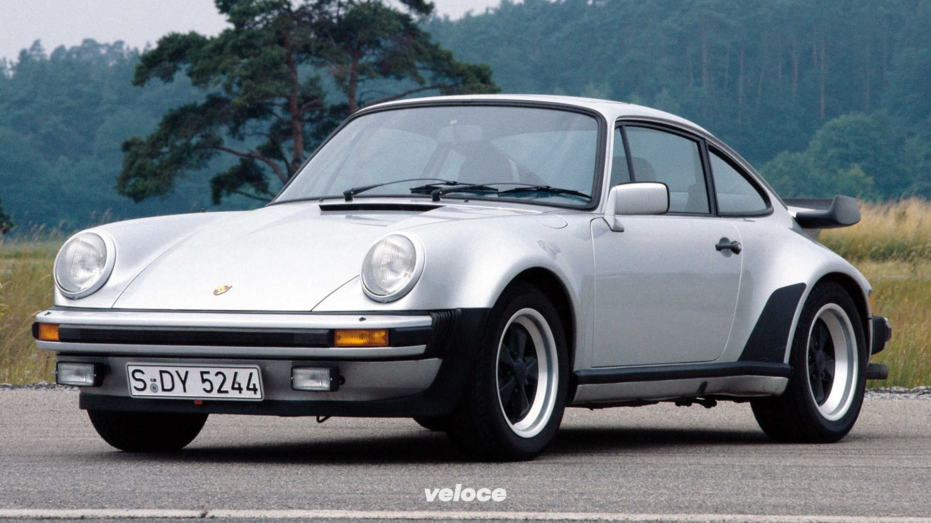 porsche_911_turbo_3.3_coupe_40