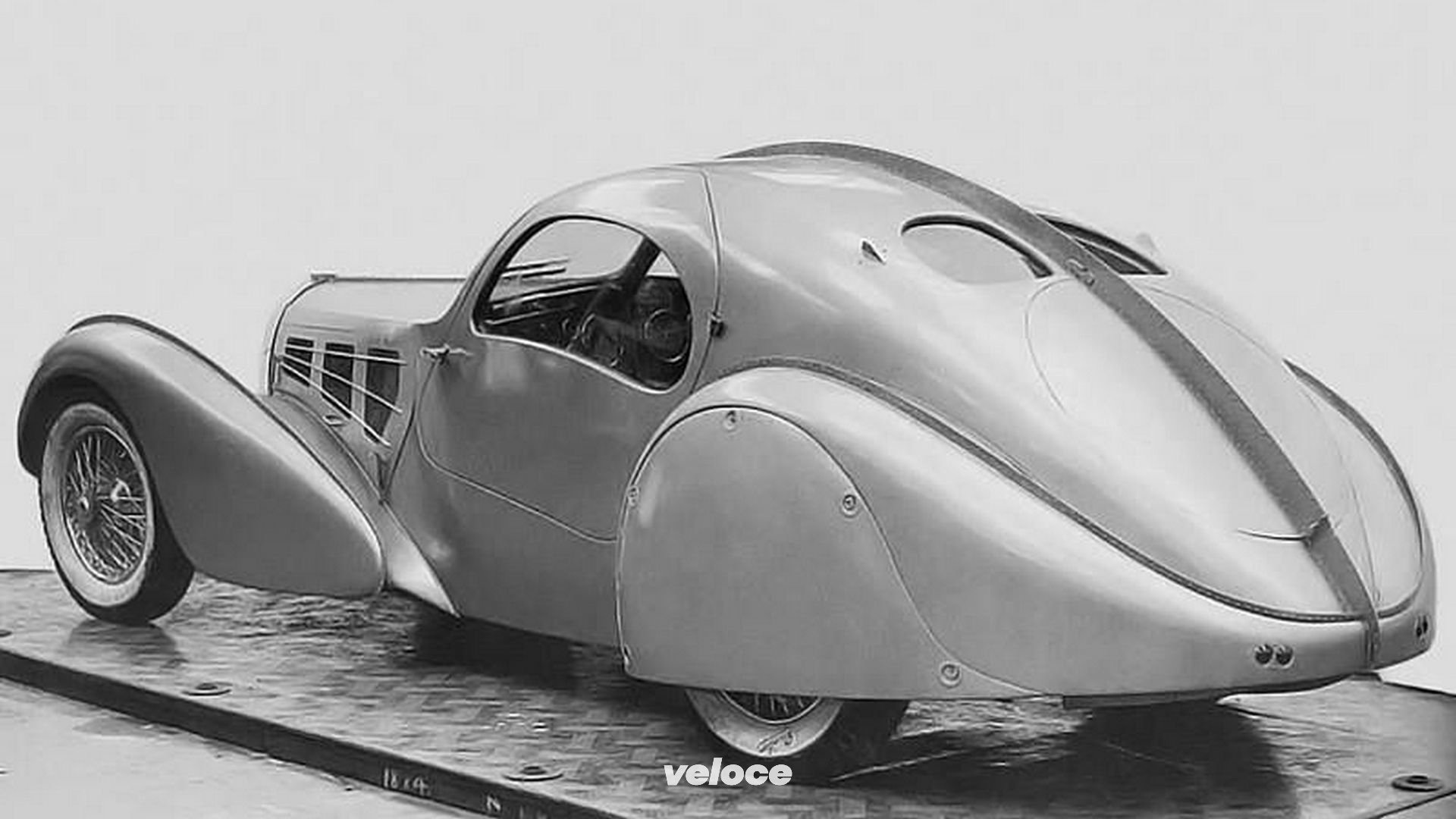 Bugatti_Aerolithe_57533_1935_1