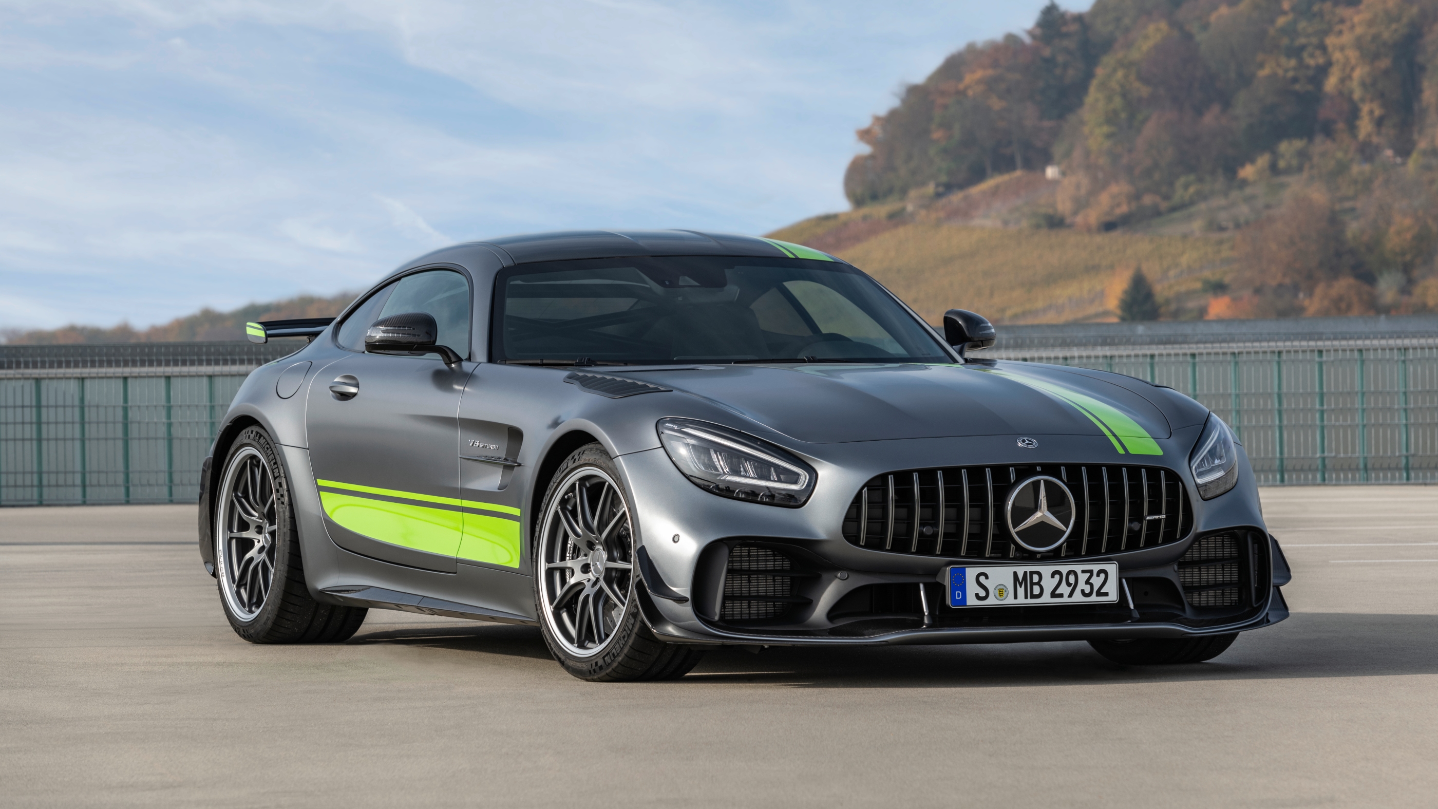 mercedes-amg-gt-r-pro mercedes-amg-gt-r-pro