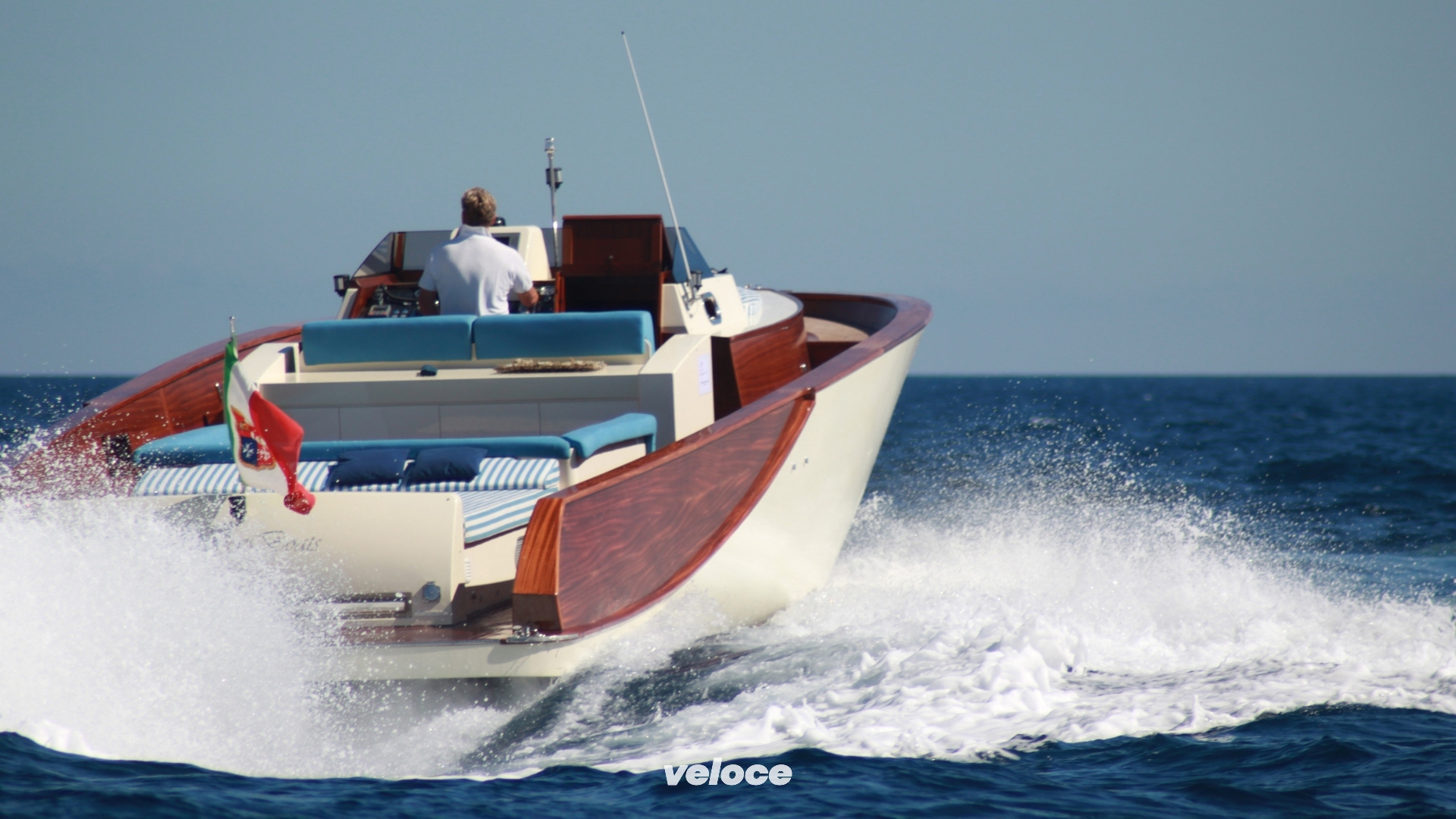 WB 40′ Classic: Arnaboldi ‘fonde’ legno e carbonio