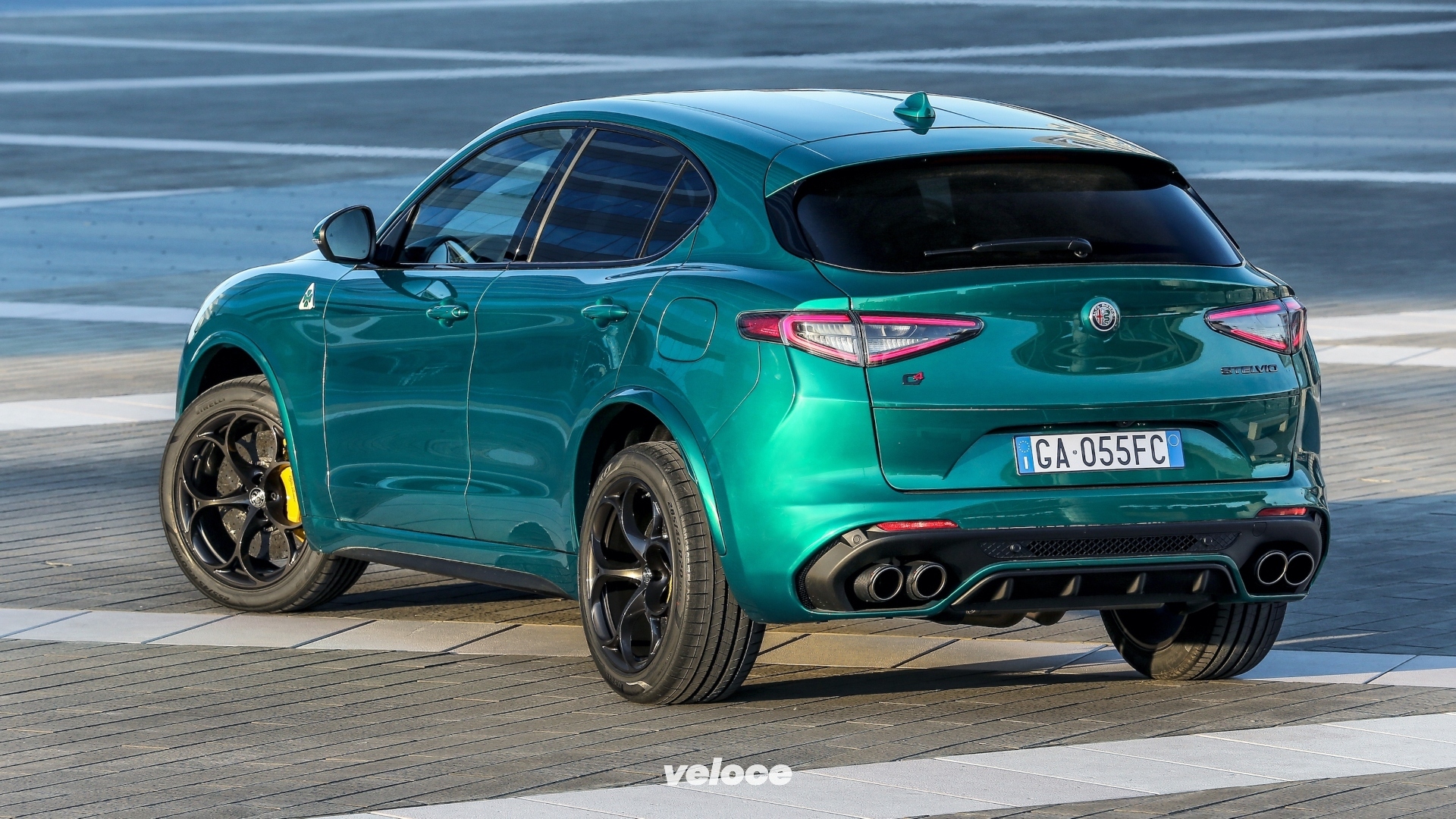 Alfa Romeo Giulia Stelvio Quadrifoglio 2020 - 15 Alfa Romeo Giulia Stelvio Quadrifoglio 2020 - 15