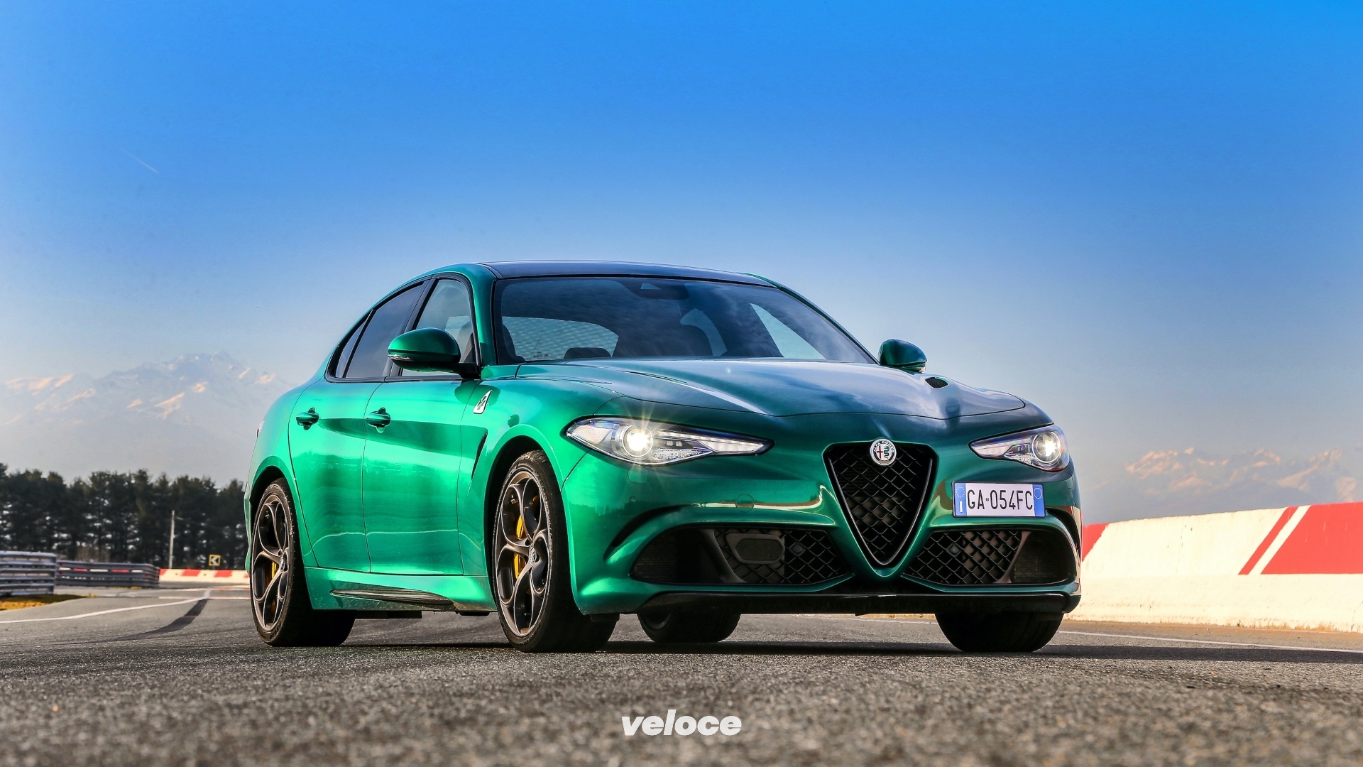 Alfa Romeo Giulia Stelvio Quadrifoglio 2020 - 29 Alfa Romeo Giulia Stelvio Quadrifoglio 2020 - 29