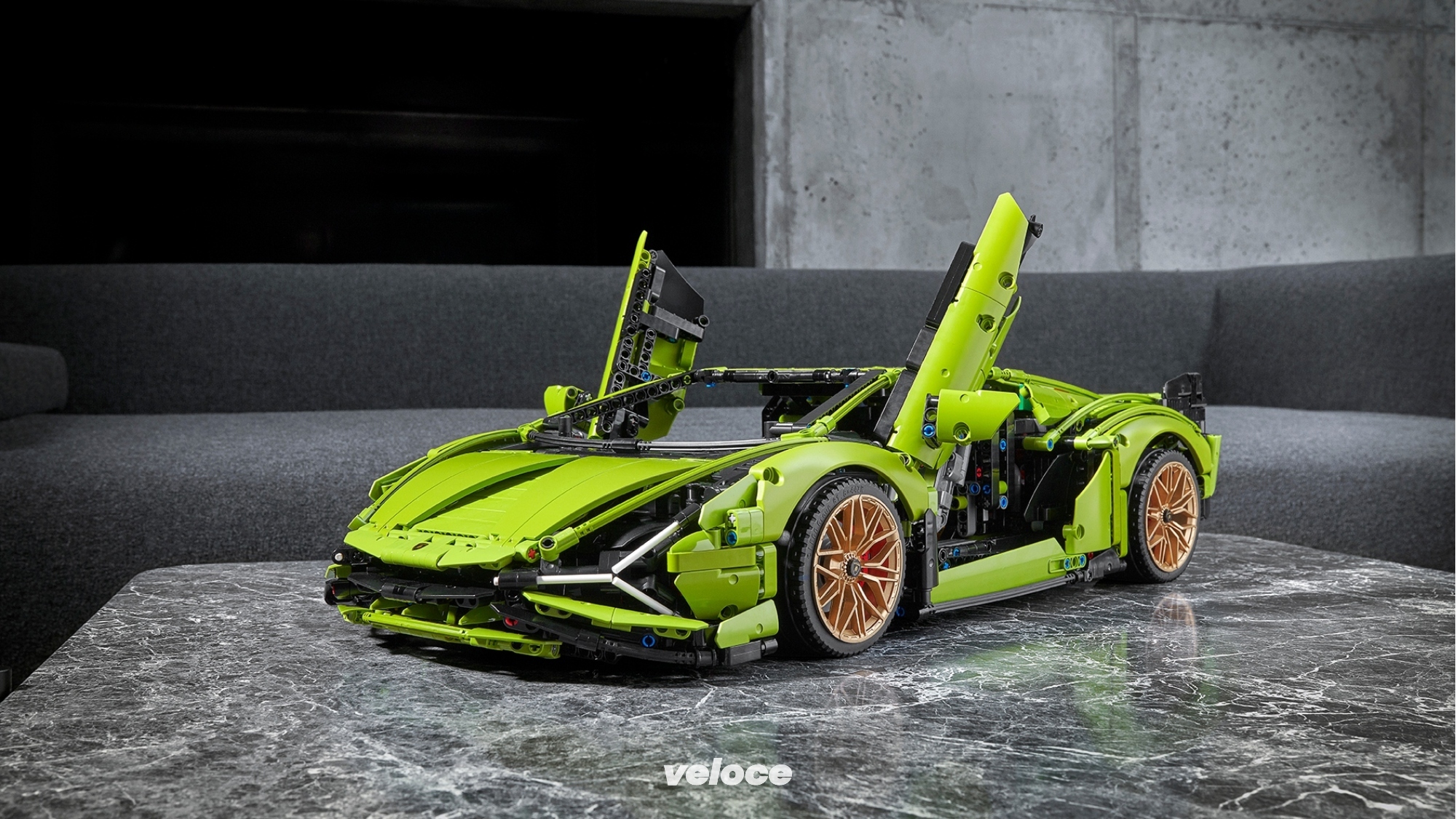 Bugatti Lego Technic, si può guidare l'auto in mattoncini in scala