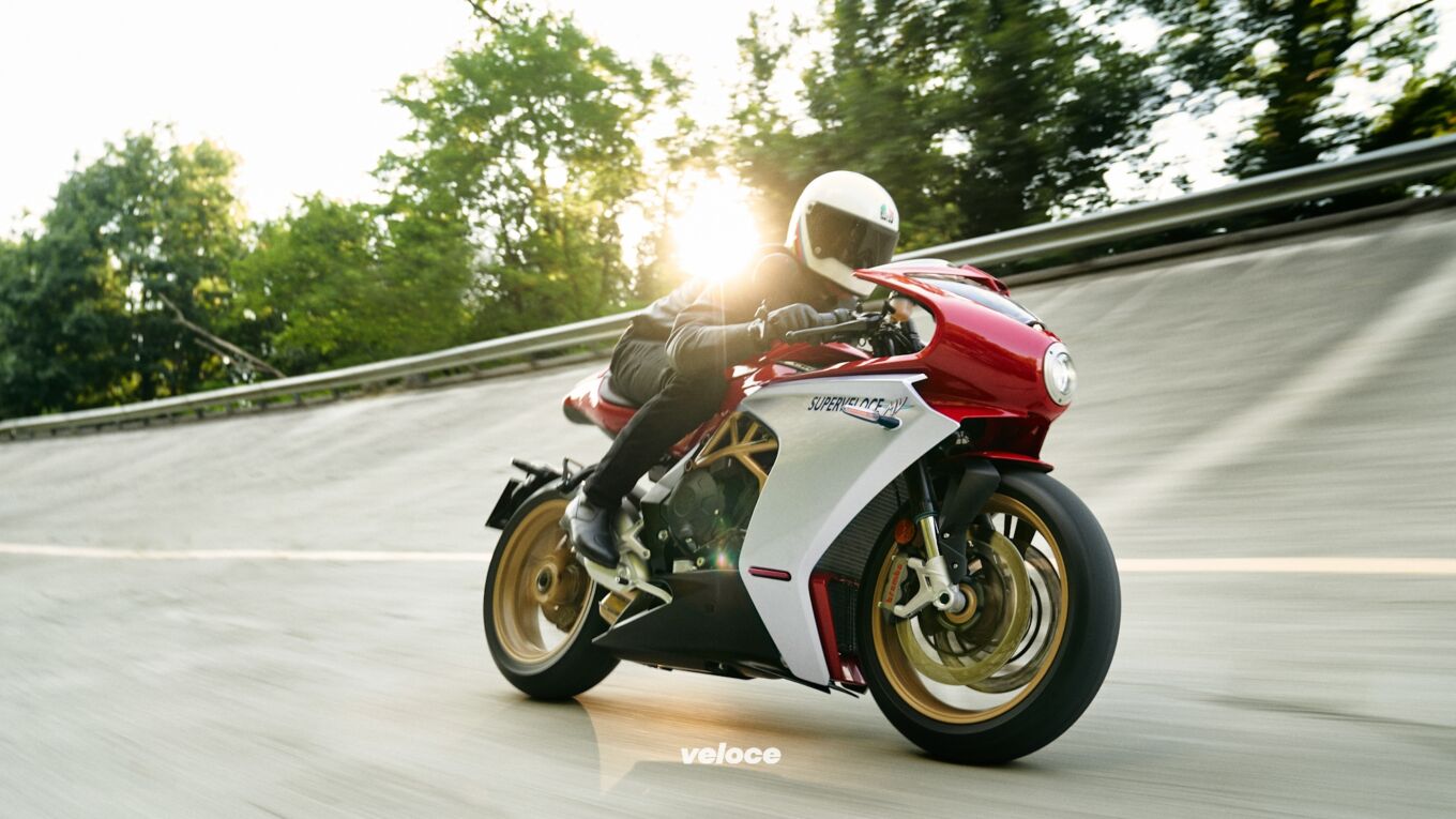 I nuovi colori della MV Agusta Superveloce 800 I nuovi colori della MV Agusta Superveloce 800