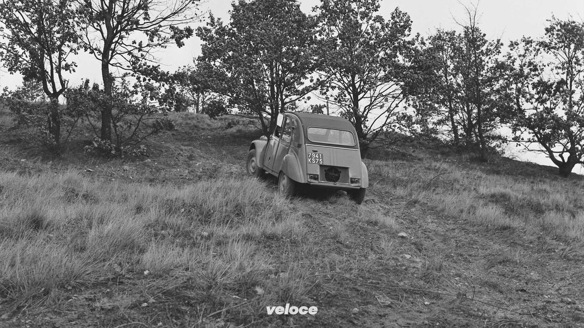 citroen_2cv_sahara_1960_bimotore_twin-engine_veloce_12 citroen_2cv_sahara_1960_bimotore_twin-engine_veloce_12