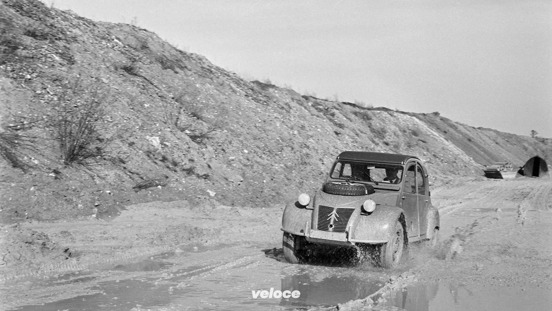citroen_2cv_sahara_1960_bimotore_twin-engine_veloce_2 citroen_2cv_sahara_1960_bimotore_twin-engine_veloce_2