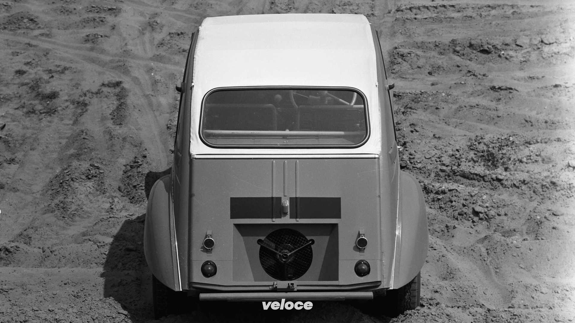 citroen_2cv_sahara_1960_bimotore_twin-engine_veloce_9 citroen_2cv_sahara_1960_bimotore_twin-engine_veloce_9