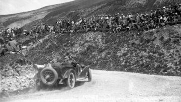 Adriano Scoffone_temerari strade biani campioni e la folla 1 Adriano Scoffone_temerari strade biani campioni e la folla 1