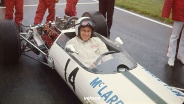 Bruce McLaren - 1966 McLaren M2B Bruce McLaren - 1966 McLaren M2B