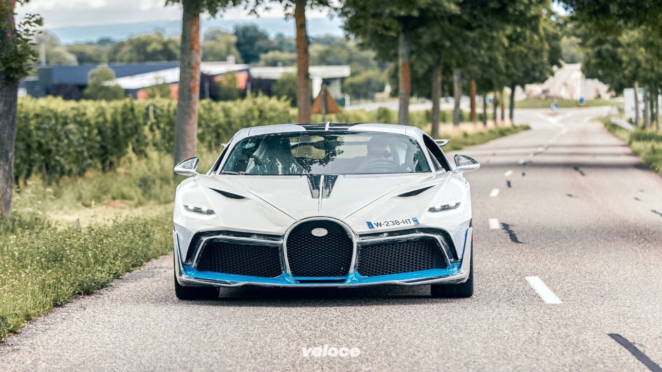 Bugatti Divo: ecco il primo esemplare di serie Bugatti Divo: ecco il primo esemplare di serie