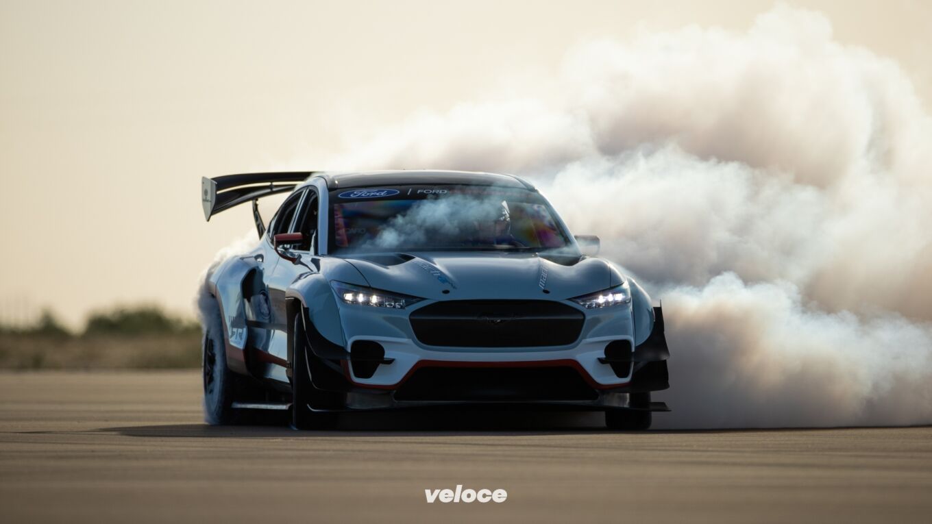 Ford Mustang Mach-e: il prototipo da 1420 cv! Ford Mustang Mach-e: il prototipo da 1420 cv!