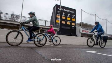 Goodwood Circuit on bicycles 2